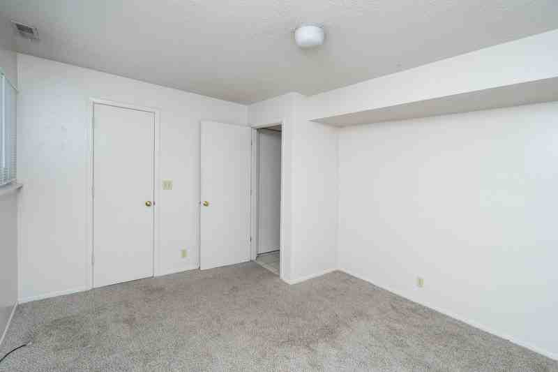 413 W 14th St - Photo 6 of 8