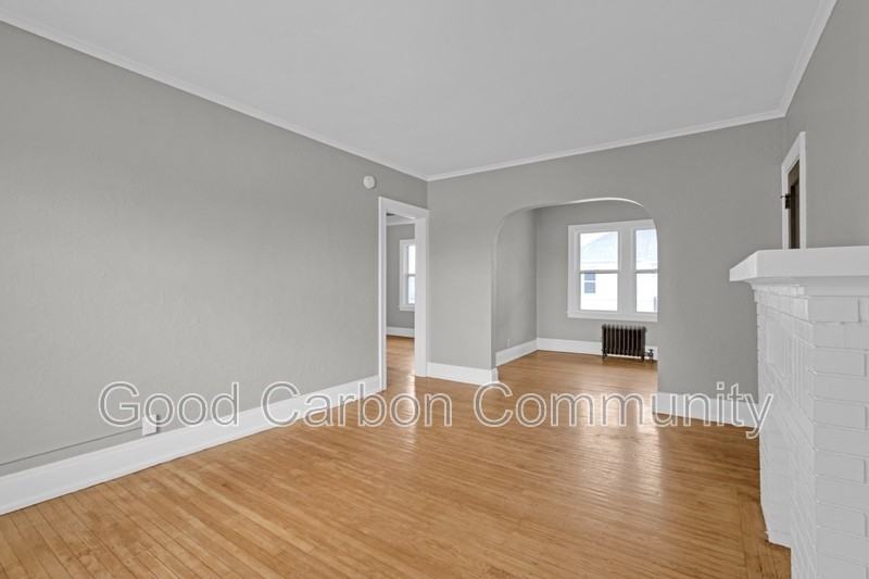 2096 Delaware Ave #7 - Photo 4 of 18