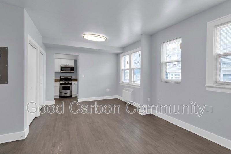 2136 Main St #104