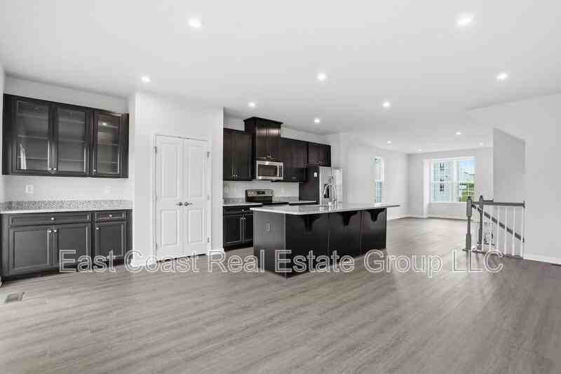 105 Dripping Spring Dr - Photo 7 of 37