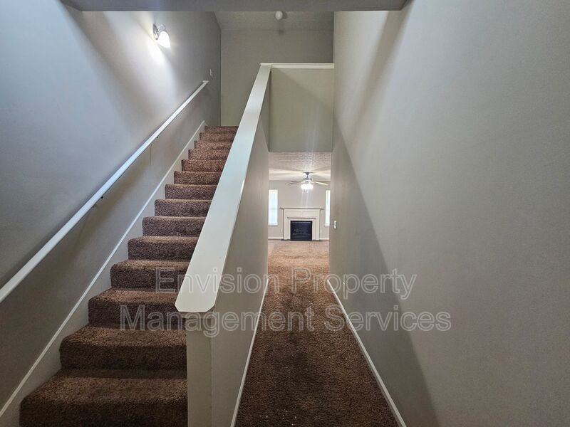 1556 Arbor Place Dr - Photo 2 of 21