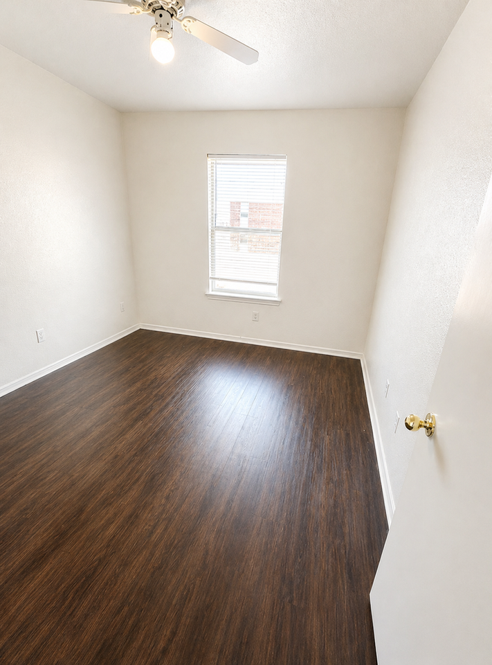 1501 Benttree Dr #D - Photo 7 of 11