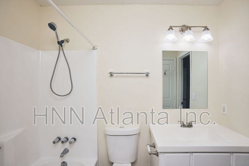 5646 Executive Way - Photo 7 of 12