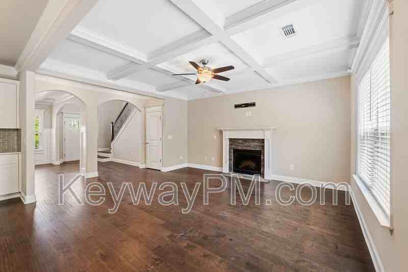 688 Tree Top Trl - Photo 7 of 36