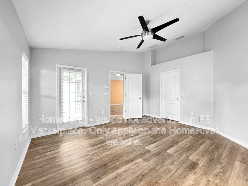 1762 Holton Rd - Photo 5 of 21