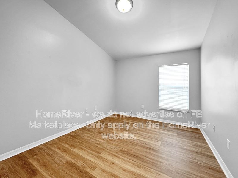 1762 Holton Rd - Photo 7 of 21