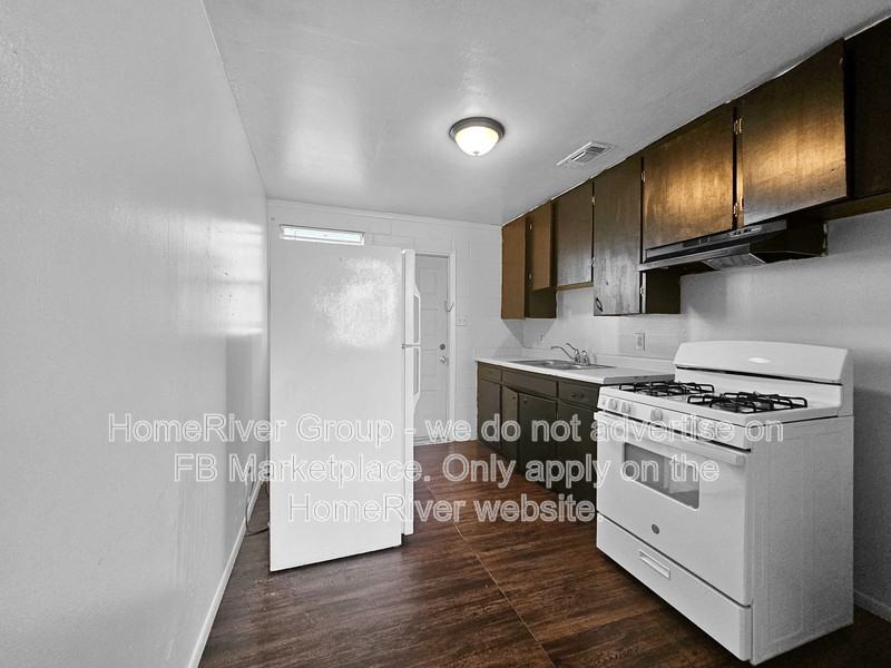 380 Sterling St #1 - Photo 6 of 18