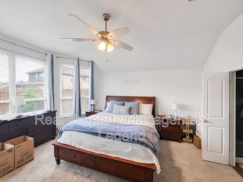 417 Cooper St - Photo 3 of 17