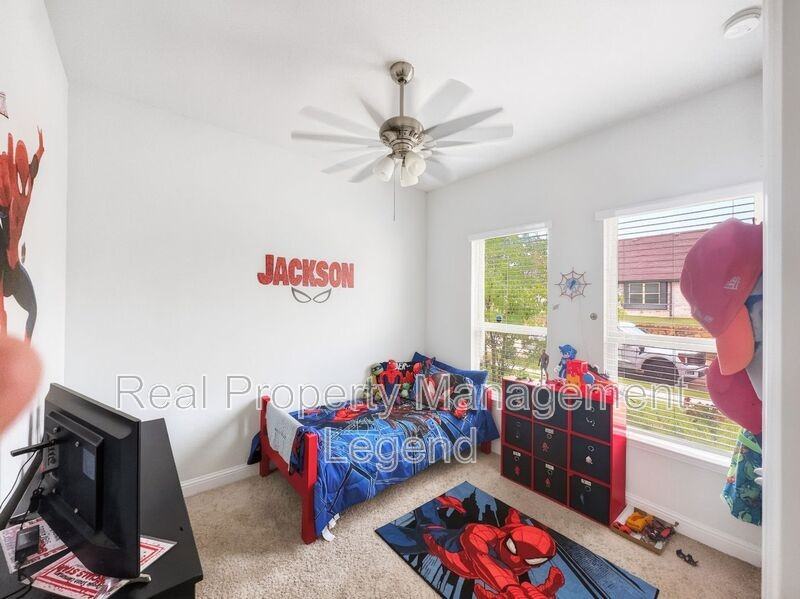 417 Cooper St - Photo 4 of 17