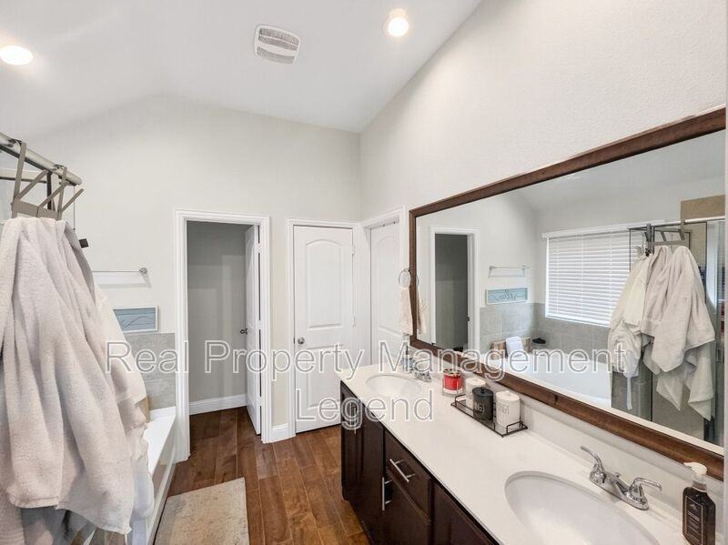 417 Cooper St - Photo 6 of 17