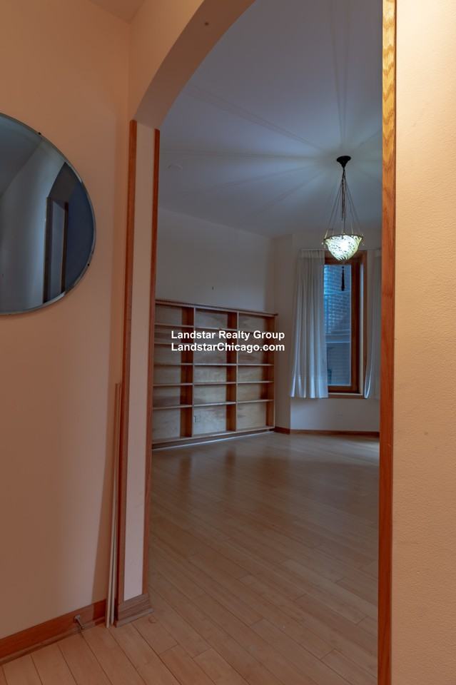 5139 N Western Ave #1 - Photo 3 of 33