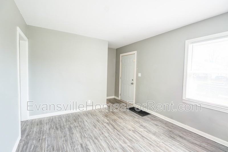 1112 Bellemeade Ave - Photo 2 of 17