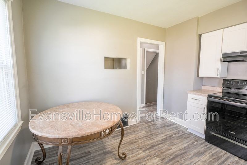 1112 Bellemeade Ave - Photo 5 of 17