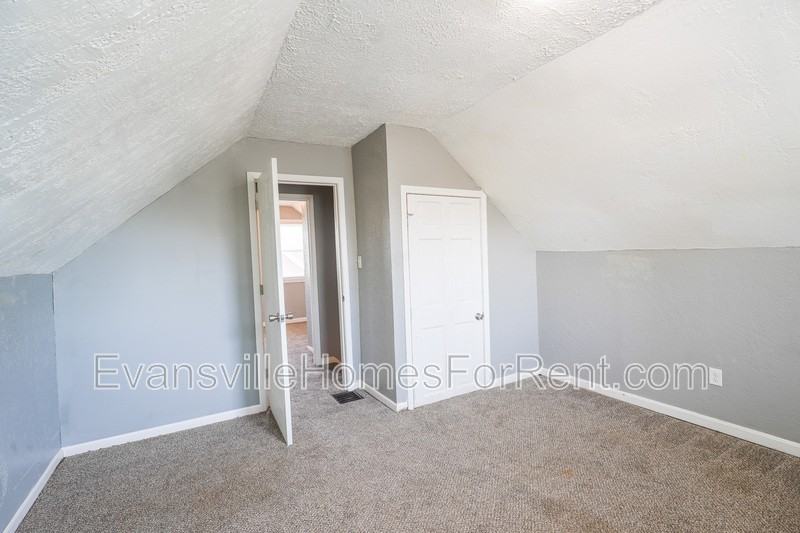 1112 Bellemeade Ave - Photo 6 of 17