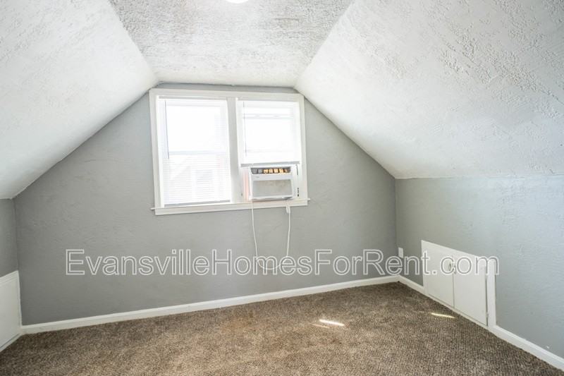 1112 Bellemeade Ave - Photo 7 of 17