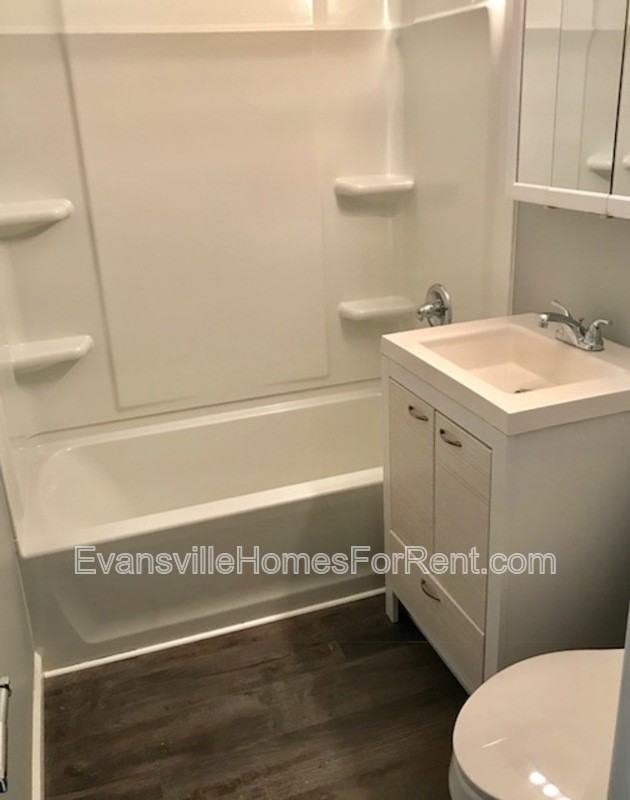1323 Olive St - Photo 3 of 5