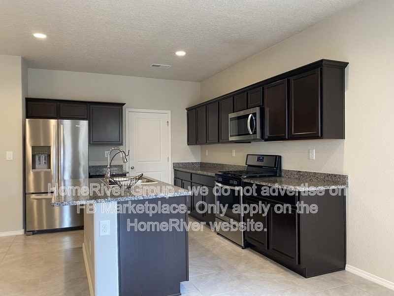 3221 Berkshire Rd Ne - Photo 6 of 28