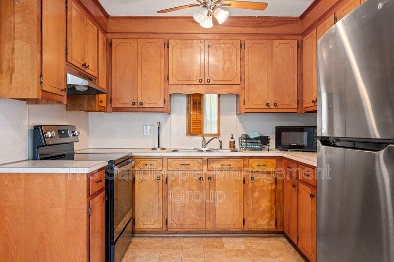 7673 Barclay Ave - Photo 7 of 18