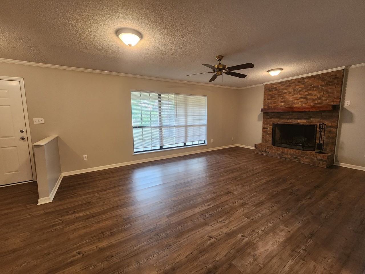 3790 Johnston Rd - Photo 3 of 10
