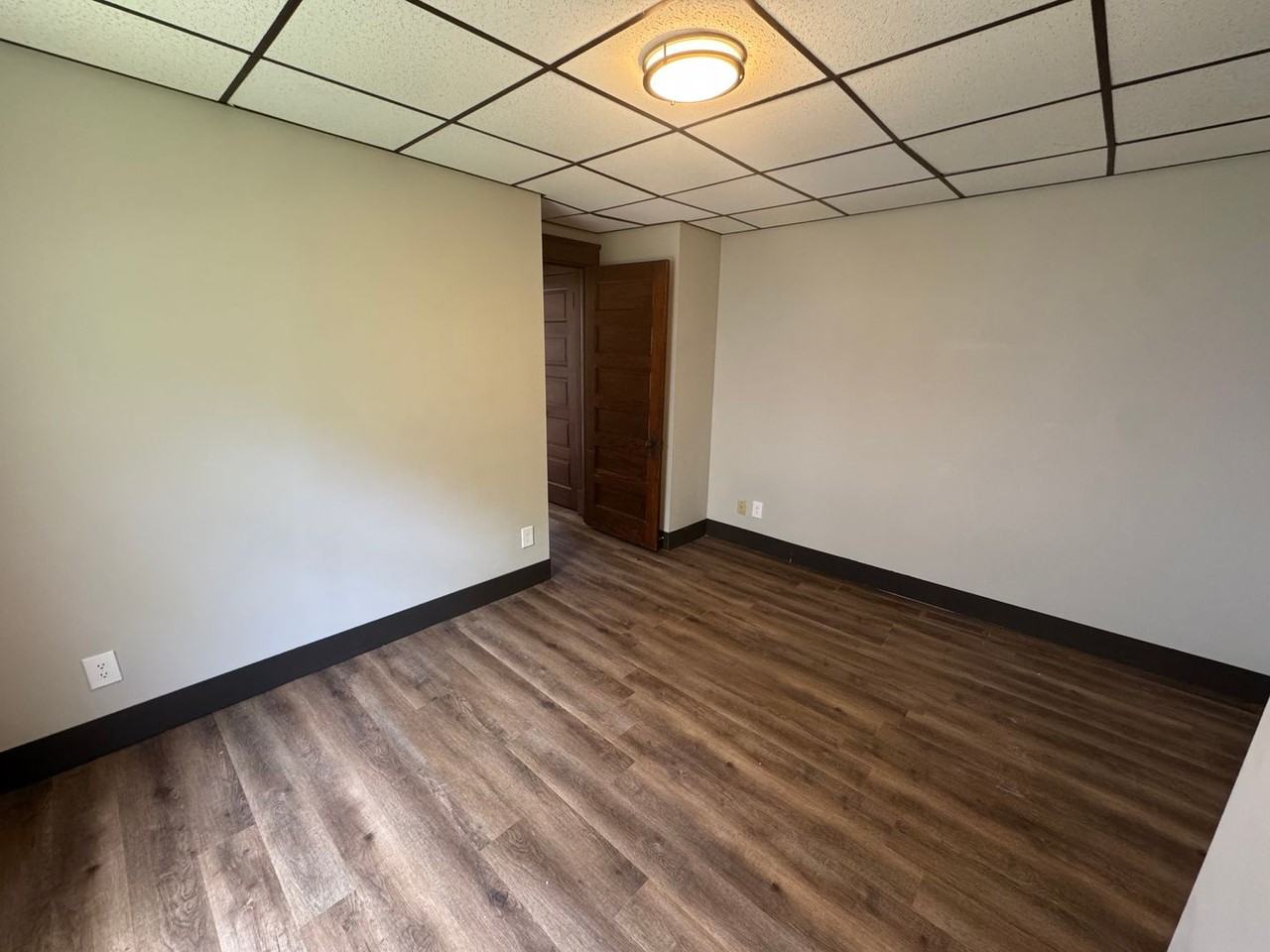 549 Pine Street - Photo 4 of 16