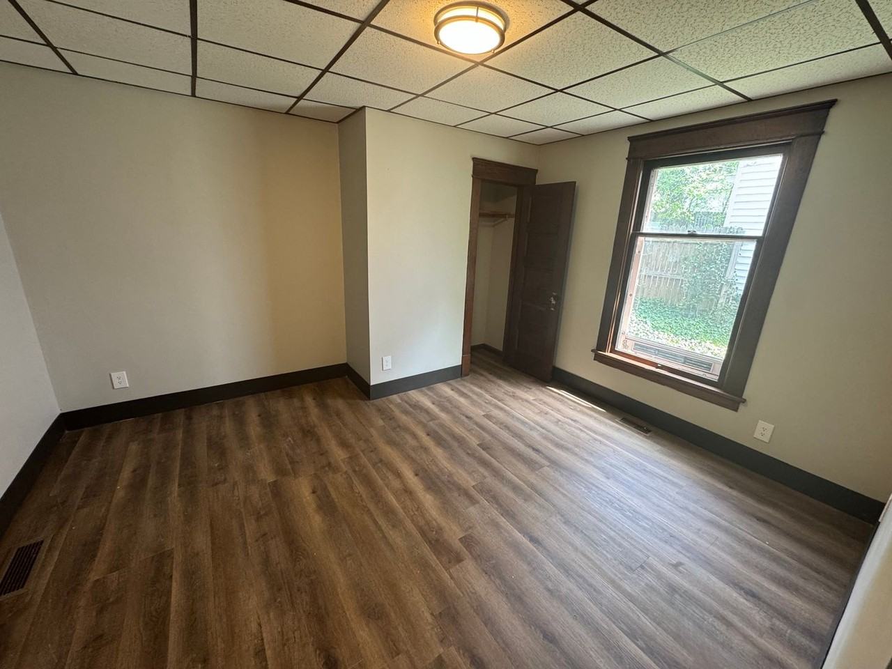 549 Pine Street - Photo 5 of 16