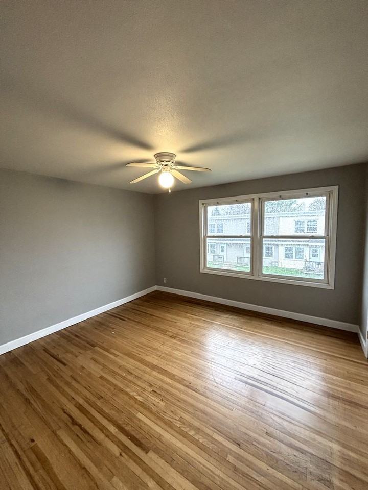 1272 W Mullan Ave - Photo 6 of 7