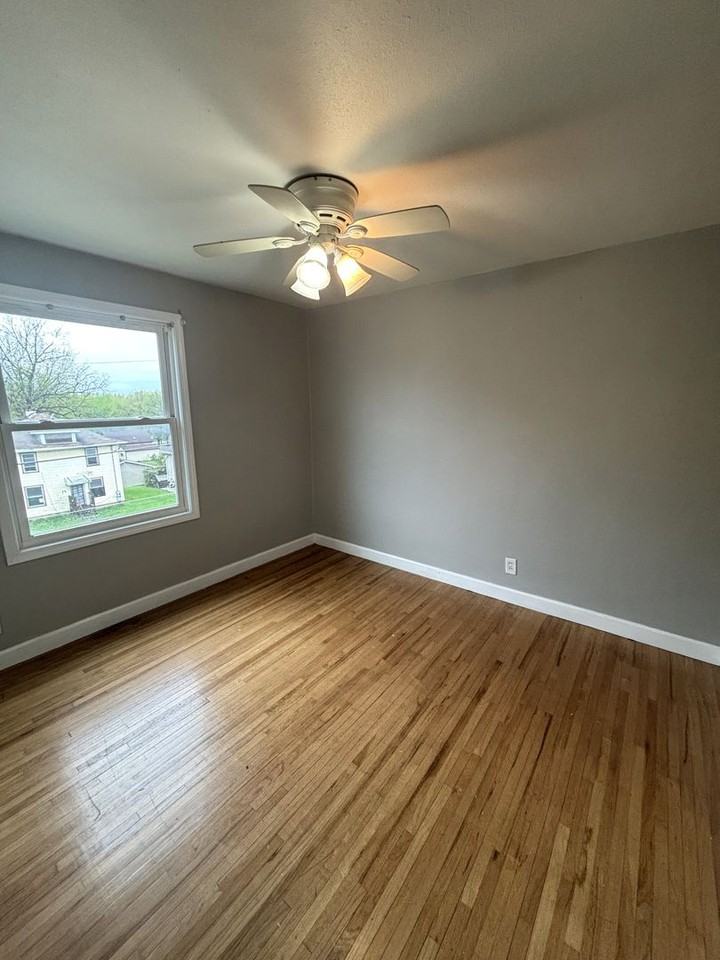 1272 W Mullan Ave - Photo 7 of 7