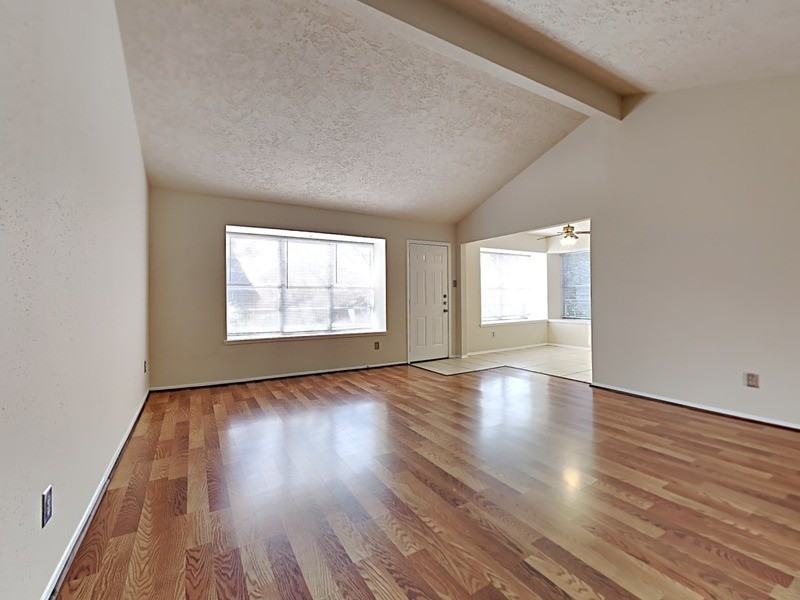 16930 Barcelona Dr - Photo 2 of 19