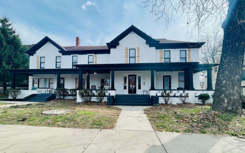 517 W Maple Ave #2B - Photo 2 of 9