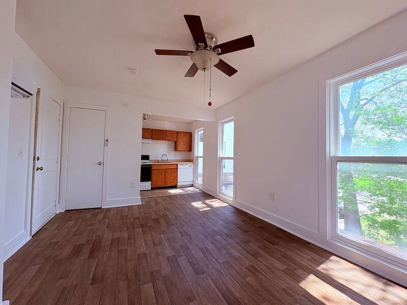 517 W Maple Ave #2B - Photo 6 of 9