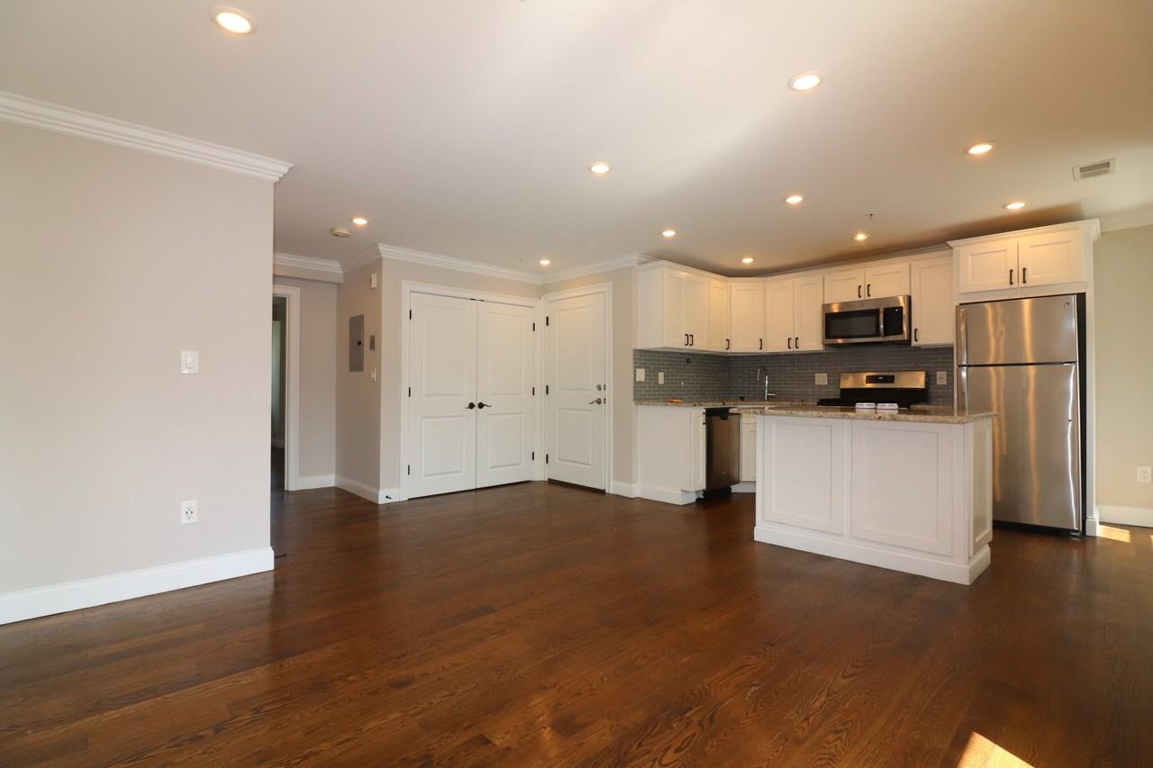 8 Nira Ave #3 - Photo 3 of 16