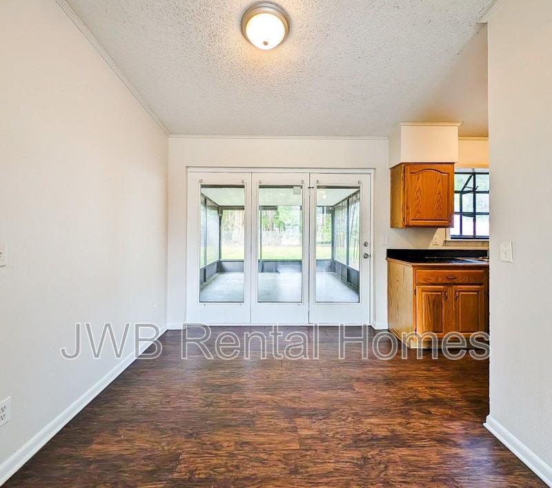 2050 Monteau Dr - Photo 4 of 14