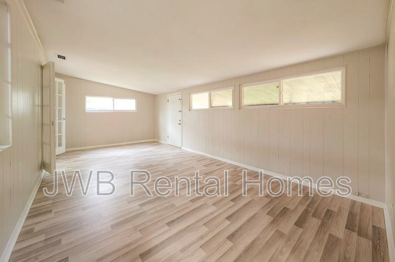 5726 Ovella Rd - Photo 5 of 15