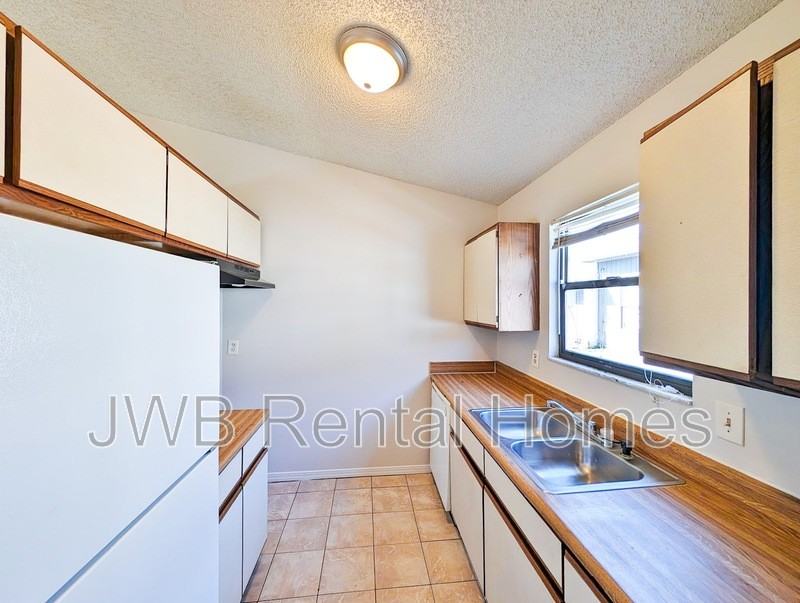 7607 Indian Lakes Dr - Photo 2 of 11