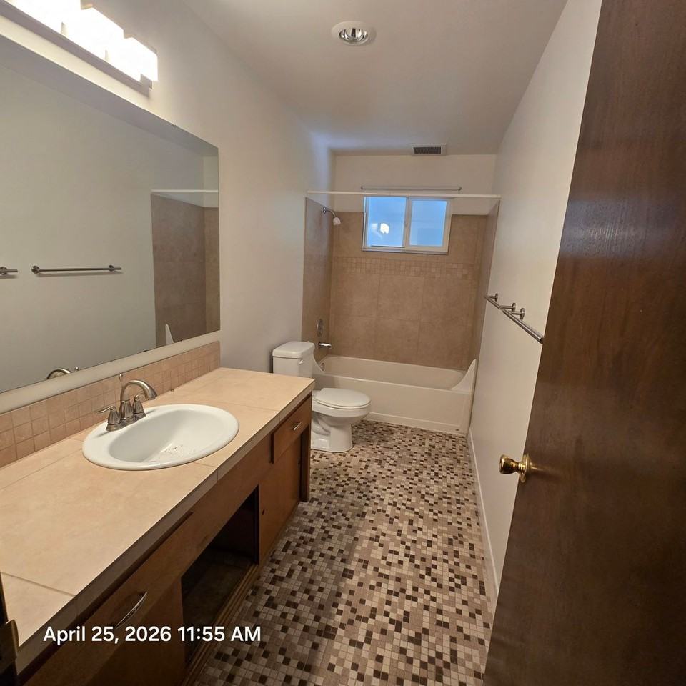 Tracy Ann Apartments - Photo 4 of 9