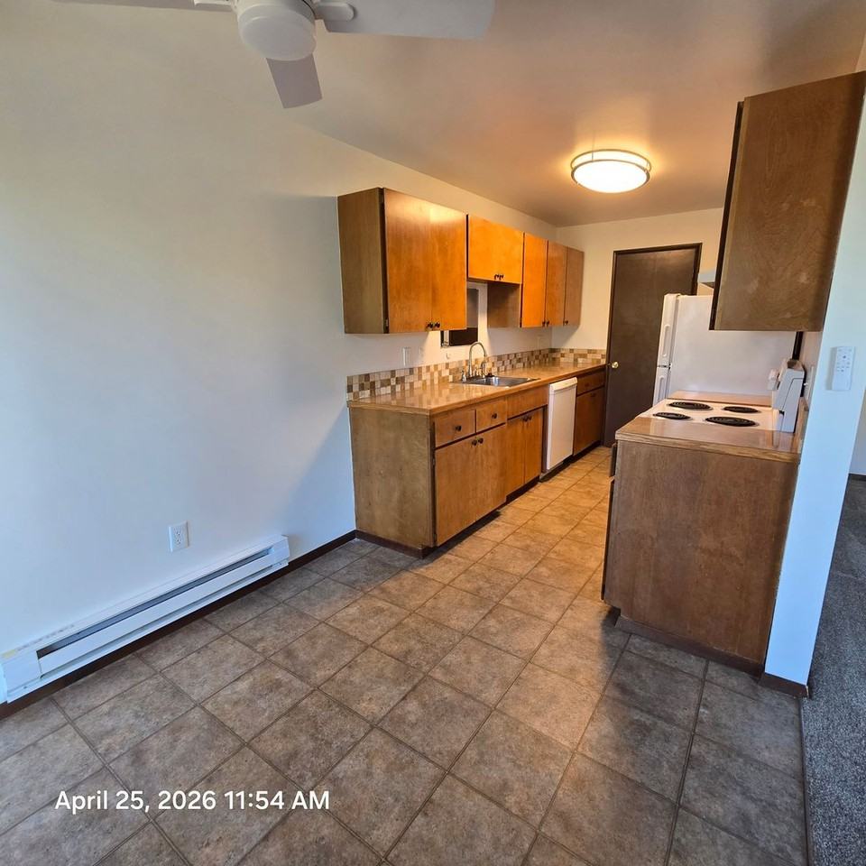 Tracy Ann Apartments - Photo 7 of 9