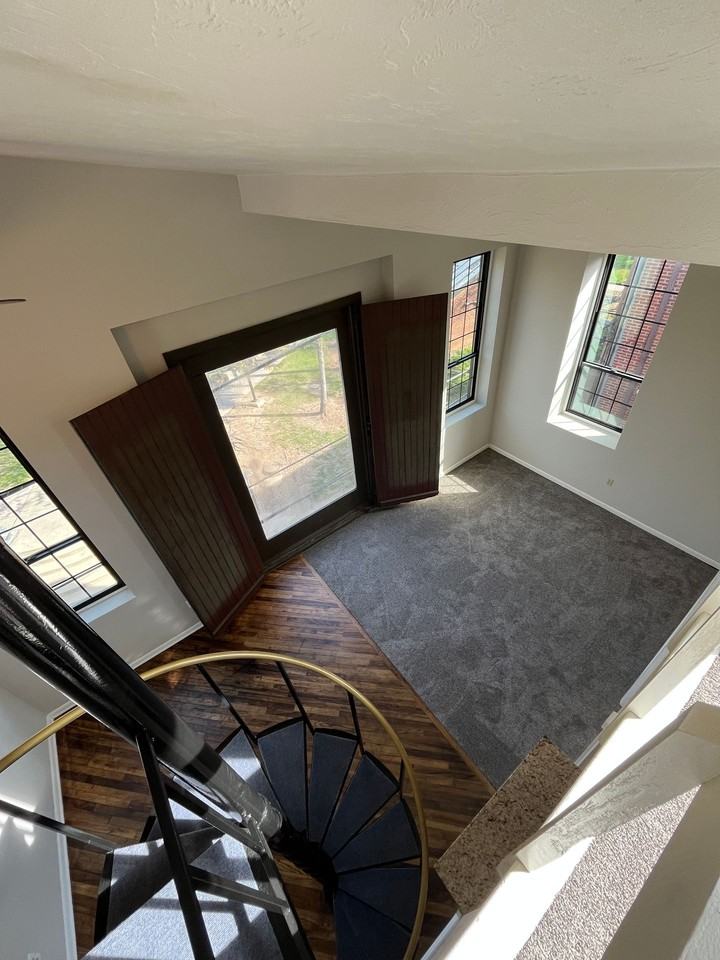 234 W. Clarke Ave. - Photo 2 of 2