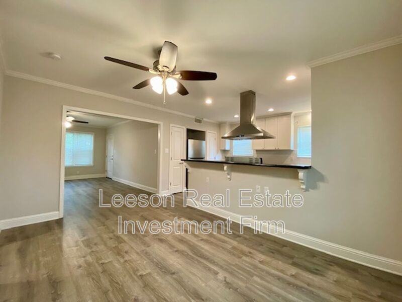 2721 Fairfield Ave - Photo 3 of 12