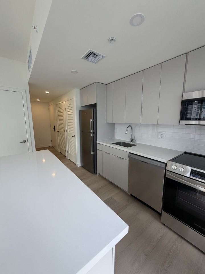 405 Northwest 6th Street #S - Photo 4 of 30
