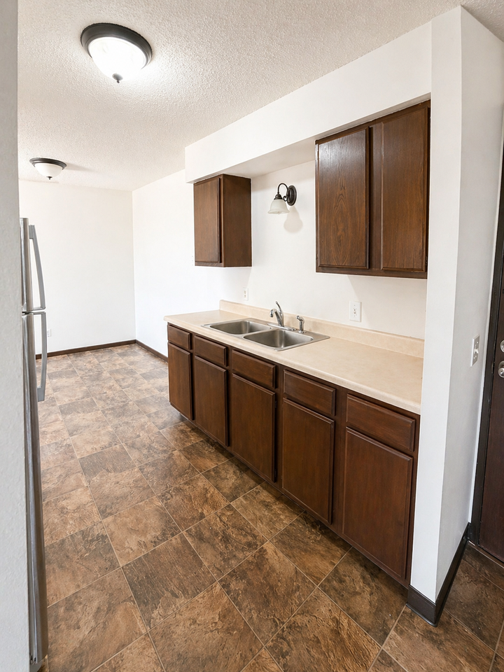 Leisure Apartments - Photo 4 of 10