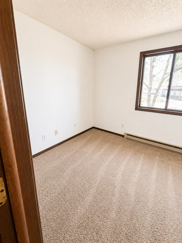 Leisure Apartments - Photo 6 of 10
