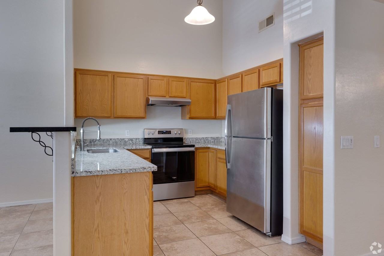 Bella Rosa Apartments - Photo 4 of 29