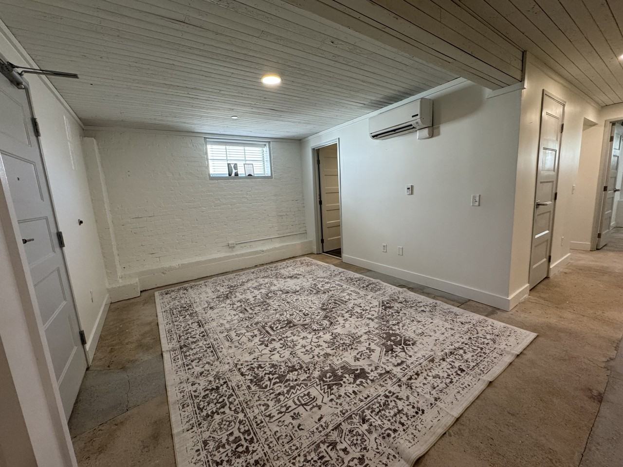 315 West 38th Street - Photo 2 of 18