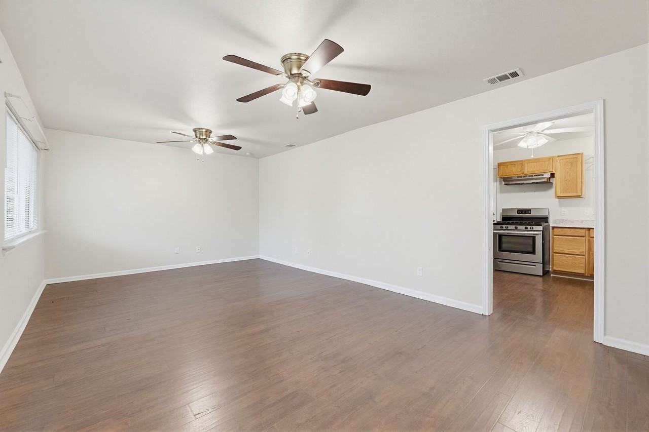 508 Goodnight Dr - Photo 3 of 19