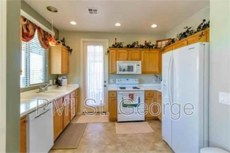 3241 E Fourteen Fairway Dr - Photo 6 of 20