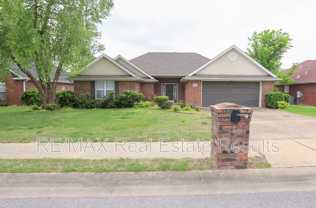 3606 Se 8th St - Photo 1 of 1