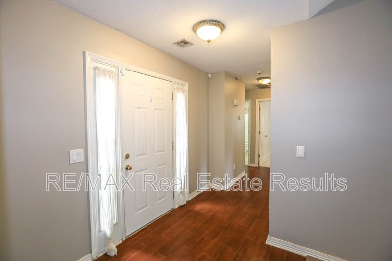 3606 Se 8th St - Photo 6 of 31