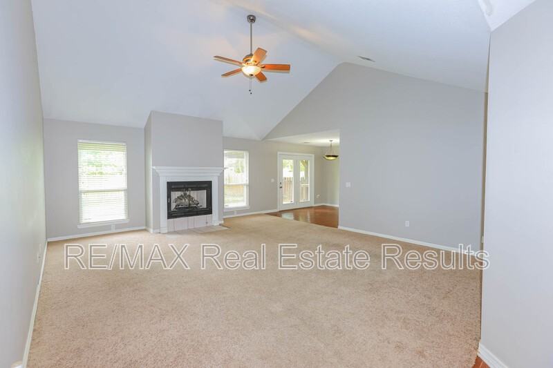 3606 Se 8th St - Photo 7 of 31