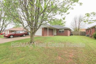 2306 W Roselawn St - Photo 1 of 1