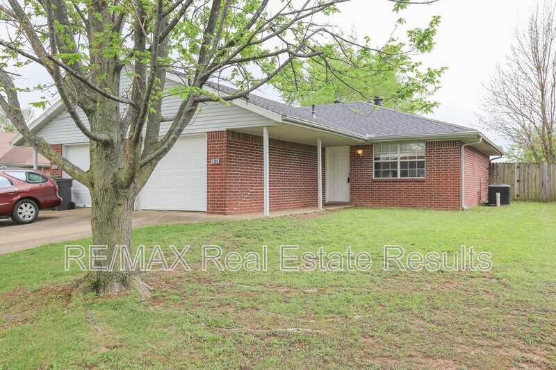 2306 W Roselawn St - Photo 3 of 29